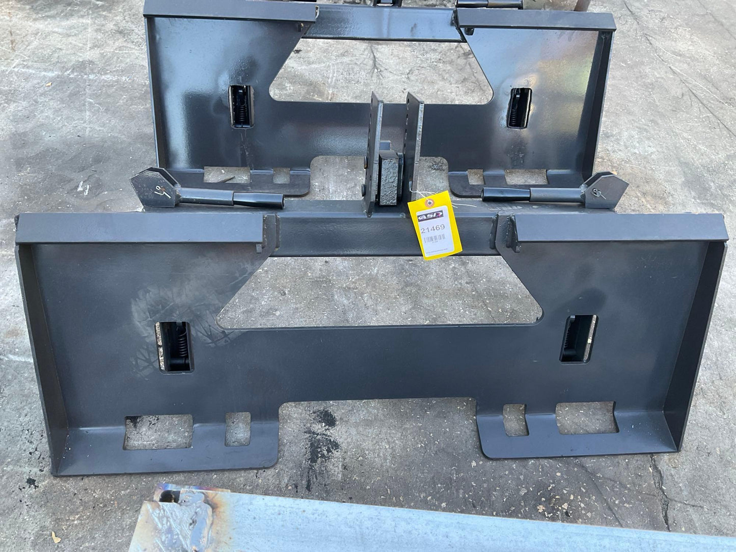 UNUSED 2023 WOLVERINE PT-16-01C ATTACHMENT FOR UNIVERSAL SKID STEER 21469