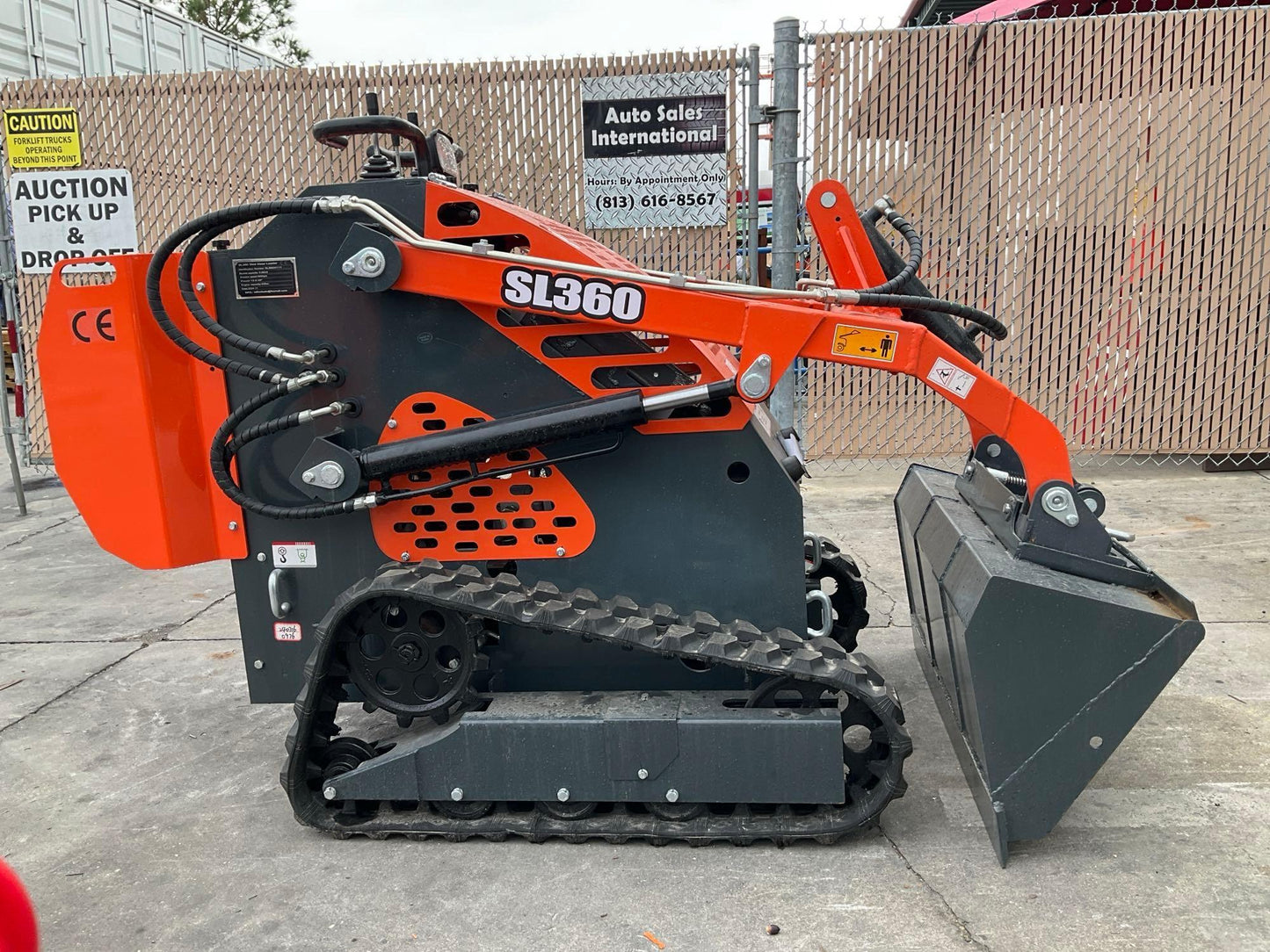 UNUSED 2024 SDLOOL SKID STEER LOADER MODEL SL360T, GAS POWERED, ELECTRIC START, RUBBER TRACKS, BUCKET APPROX 40in W 23409