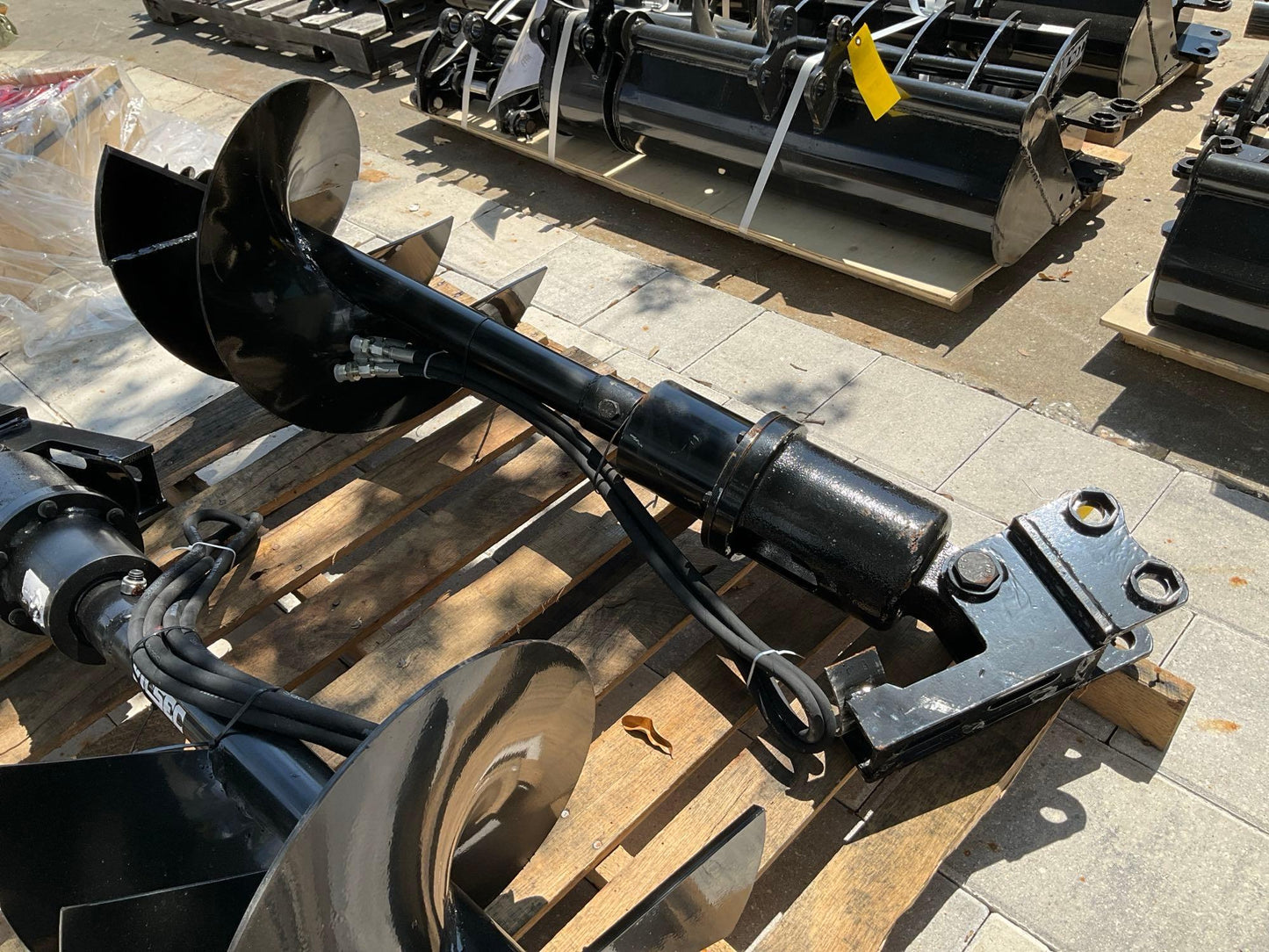 ( 1 ) UNUSED 2024 VICSEC AUGER ATTACHMENT FOR MINI EXCAVATOR, APPROX 16in DIA, 20960