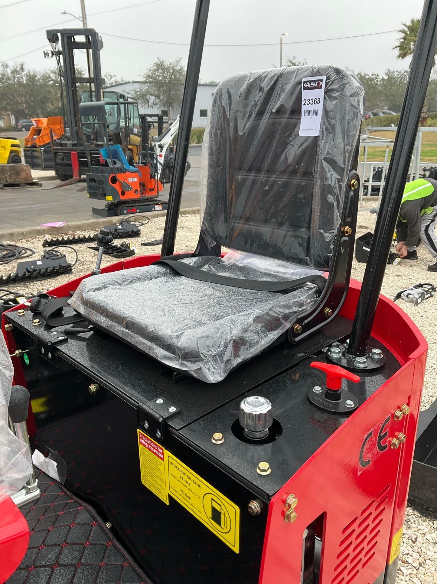 UNUSED 2024 VICSEC CRAWLER EXCAVATOR MODEL VC13C, GAS POWERED, RUBBER TRACKS, BUCKET WITH TEETH & THUMB ATTACHMENT, PUSH BLADE 23368