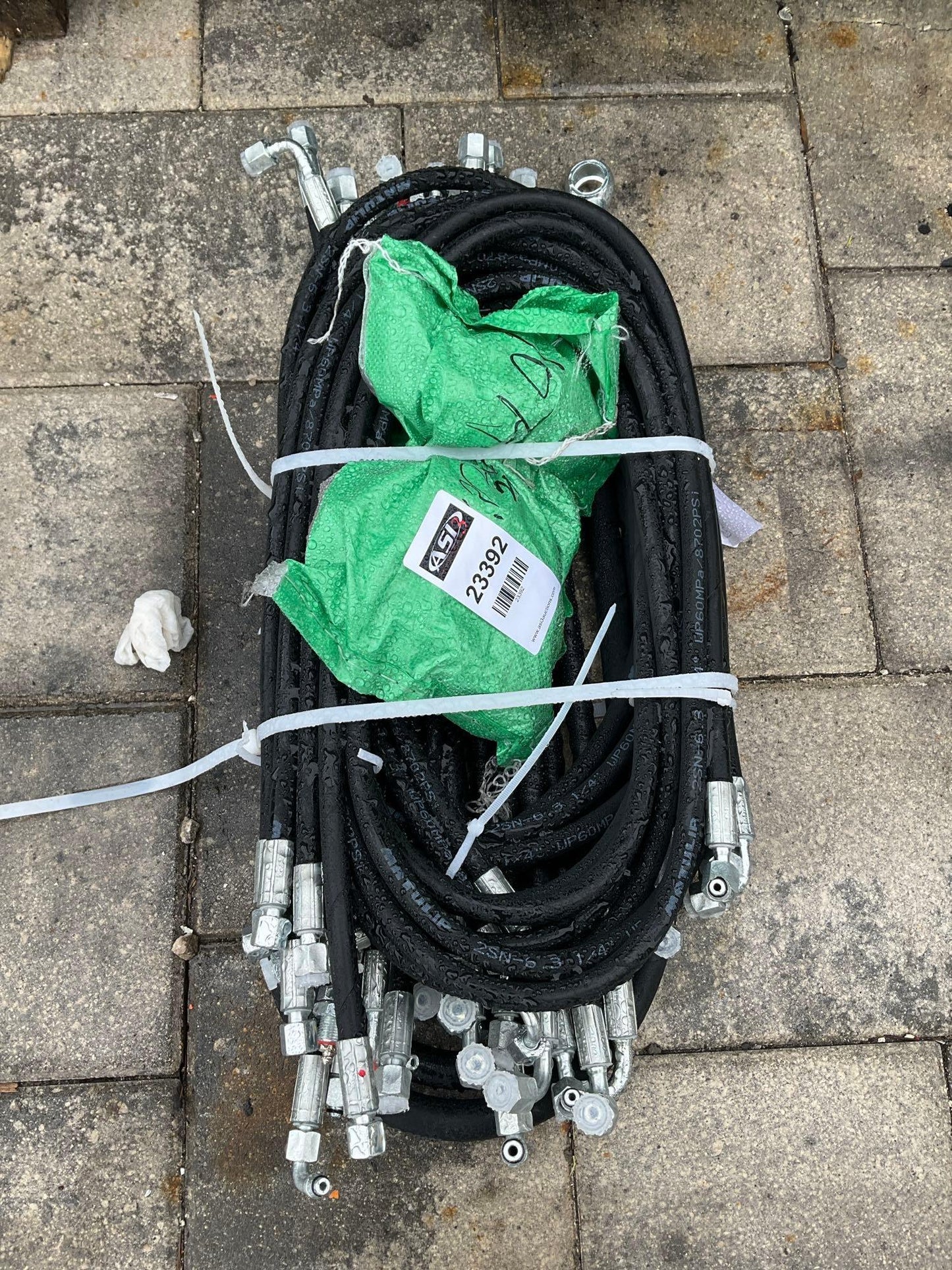 ( 1 ) BUNDLE OF UNUSED 2025 HYDRAULIC HOSES FOR EXCAVATOR, FITS 1-3TON EXCAVATOR 23392