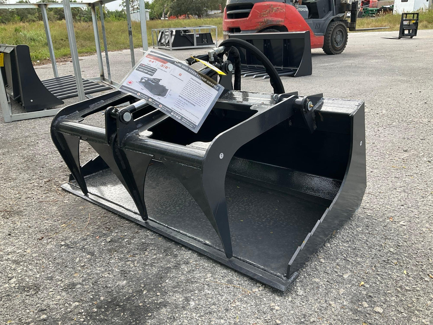 UNUSED 2024 WOLVERINE MINI STUMP GRAPPLE ATTACHMENT MODEL MSG-11-44W FOR SKID STEER 21773