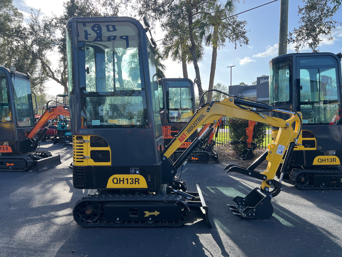 UNUSED 2024 AGROTK MINI CRAWLER EXCAVATOR MODEL QH13R, GAS POWERED, ENCLOSED CAB, 19263