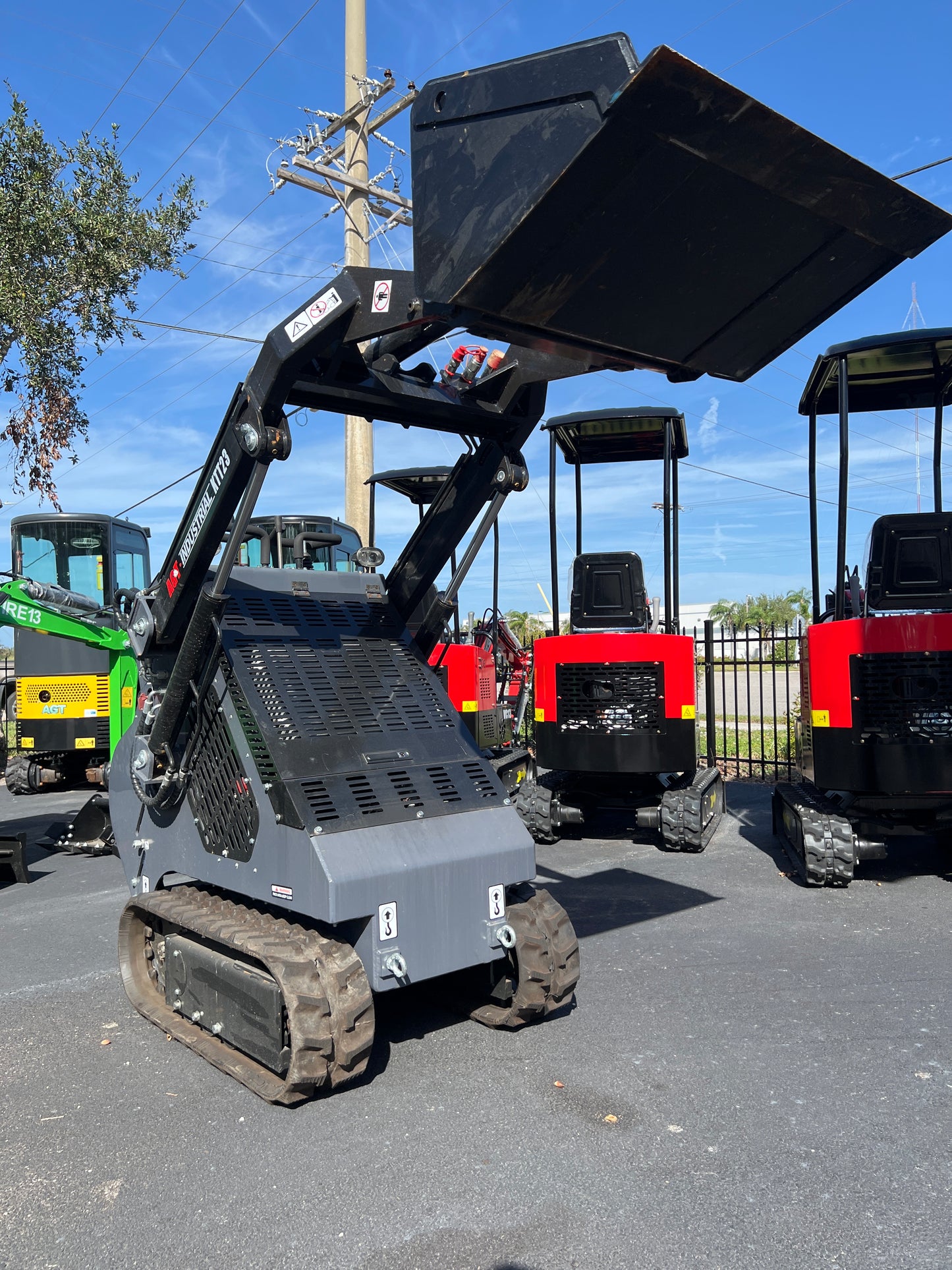 2024 AGROTK MINI SKID STEER LOADER MODEL AGT-KTT230, GAS POWERED, ELECTRIC START, 20662