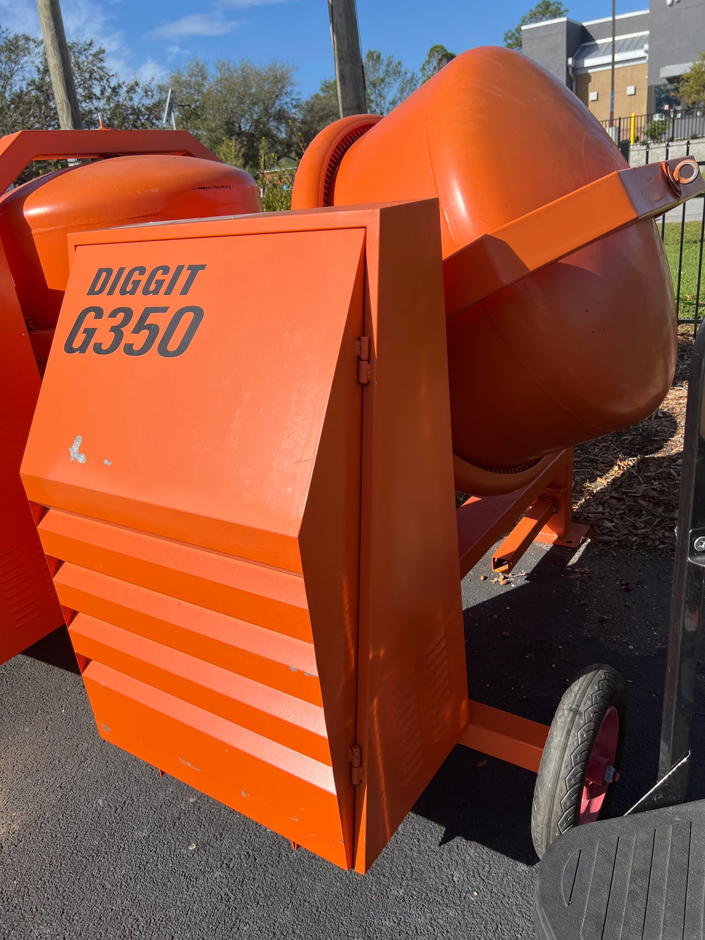 UNUSED 2023 DIGGIT INDUSTRIAL CONCRETE MIXER MODEL G350, GAS POWERED, 18686