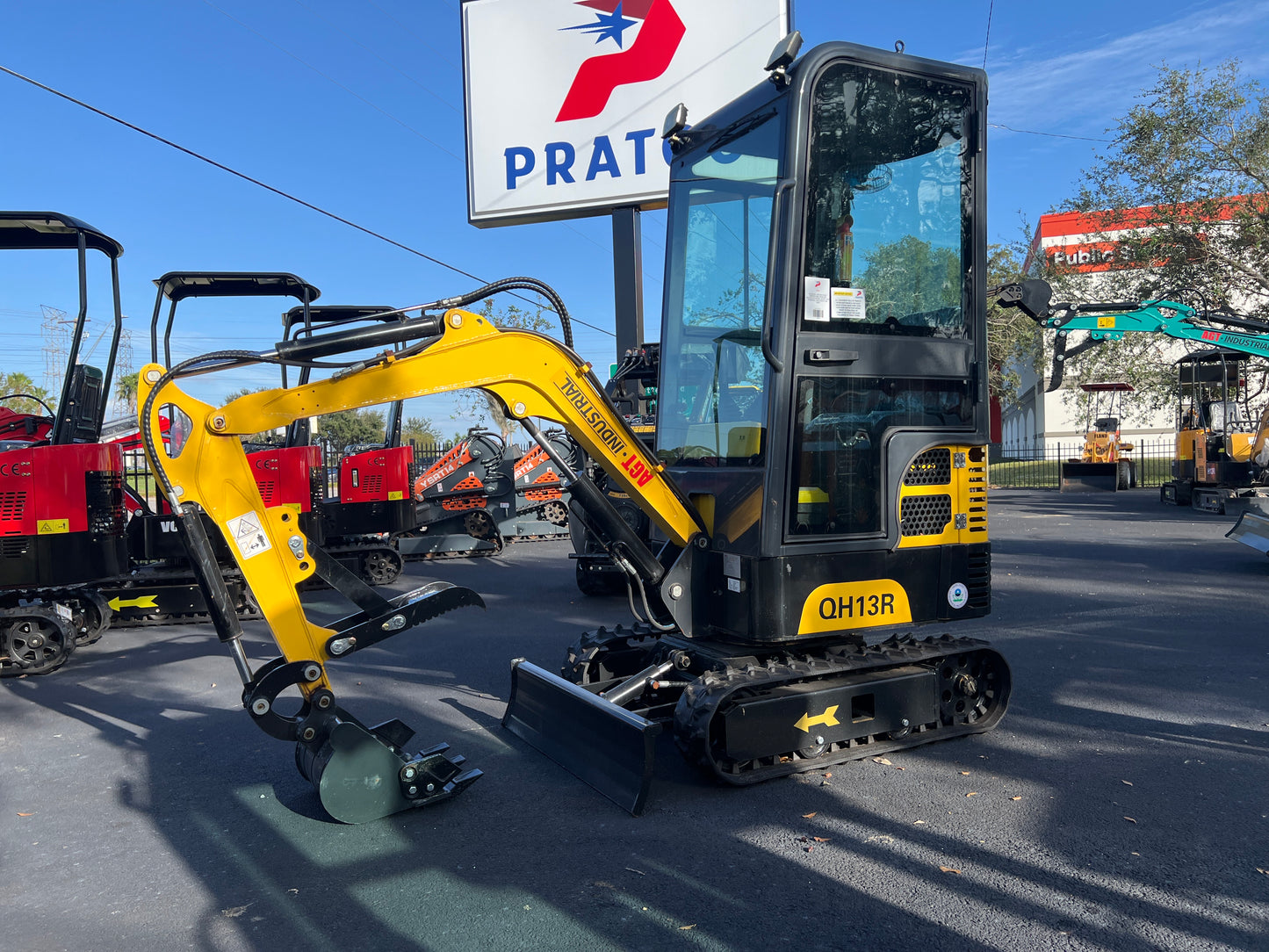 UNUSED 2024 AGROTK MINI CRAWLER EXCAVATOR MODEL QH13R, GAS POWERED, ENCLOSED CAB, 19263