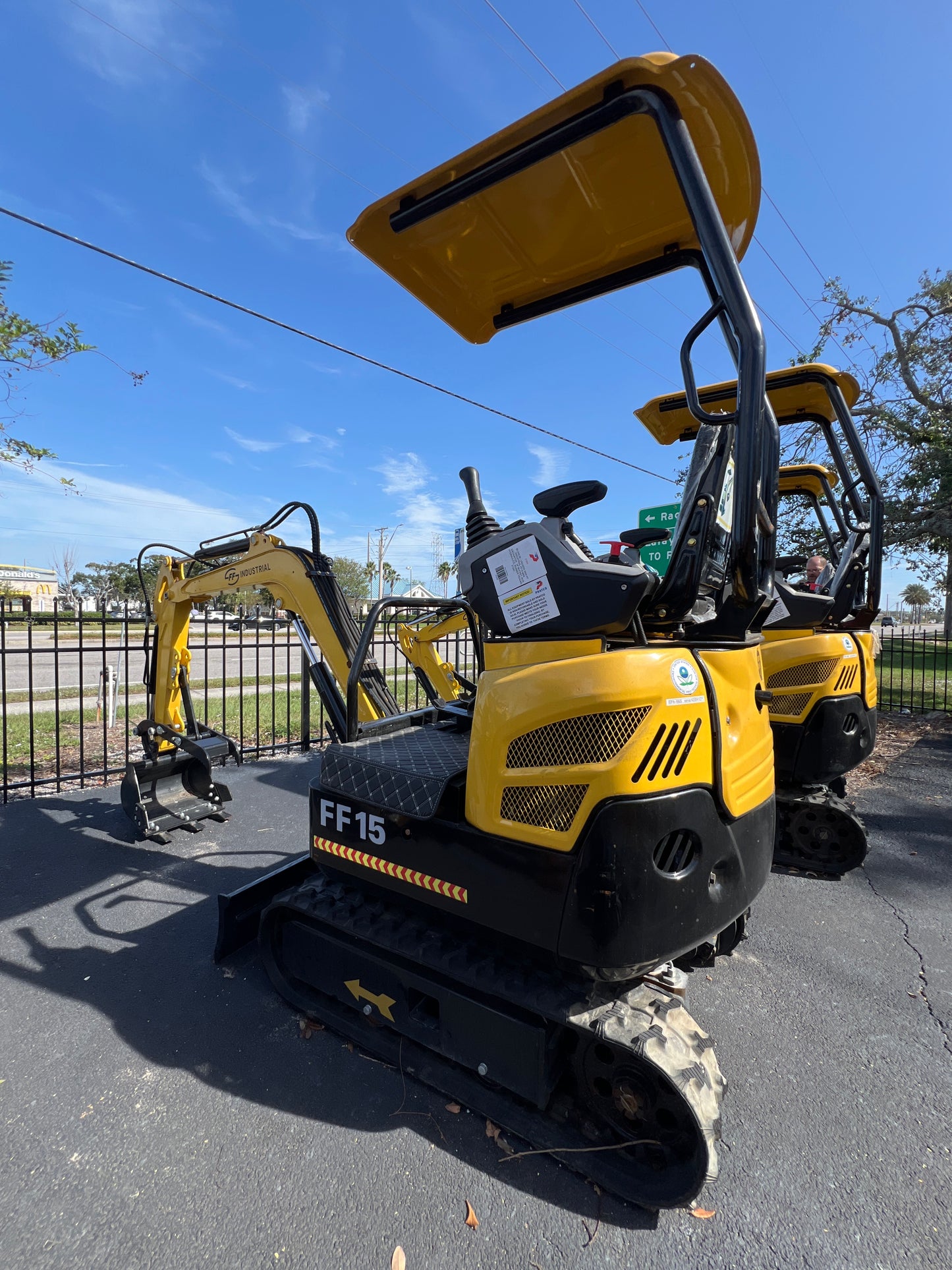 UNUSED 2024 FF INDUSTRIAL FF15 MINI EXCAVATOR, 16" BUCKET, AUX. HYDRAULICS, RUBBER TRACKS, 21242