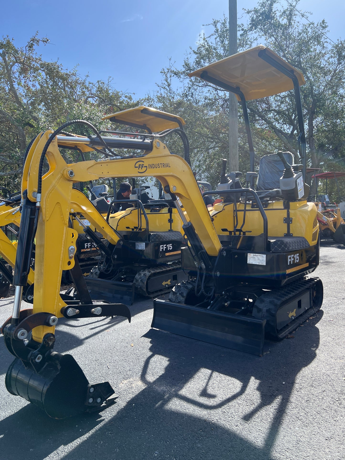 UNUSED 2024 FF INDUSTRIAL FF15 MINI EXCAVATOR, 16" BUCKET, AUX. HYDRAULICS, RUBBER TRACKS, 21242