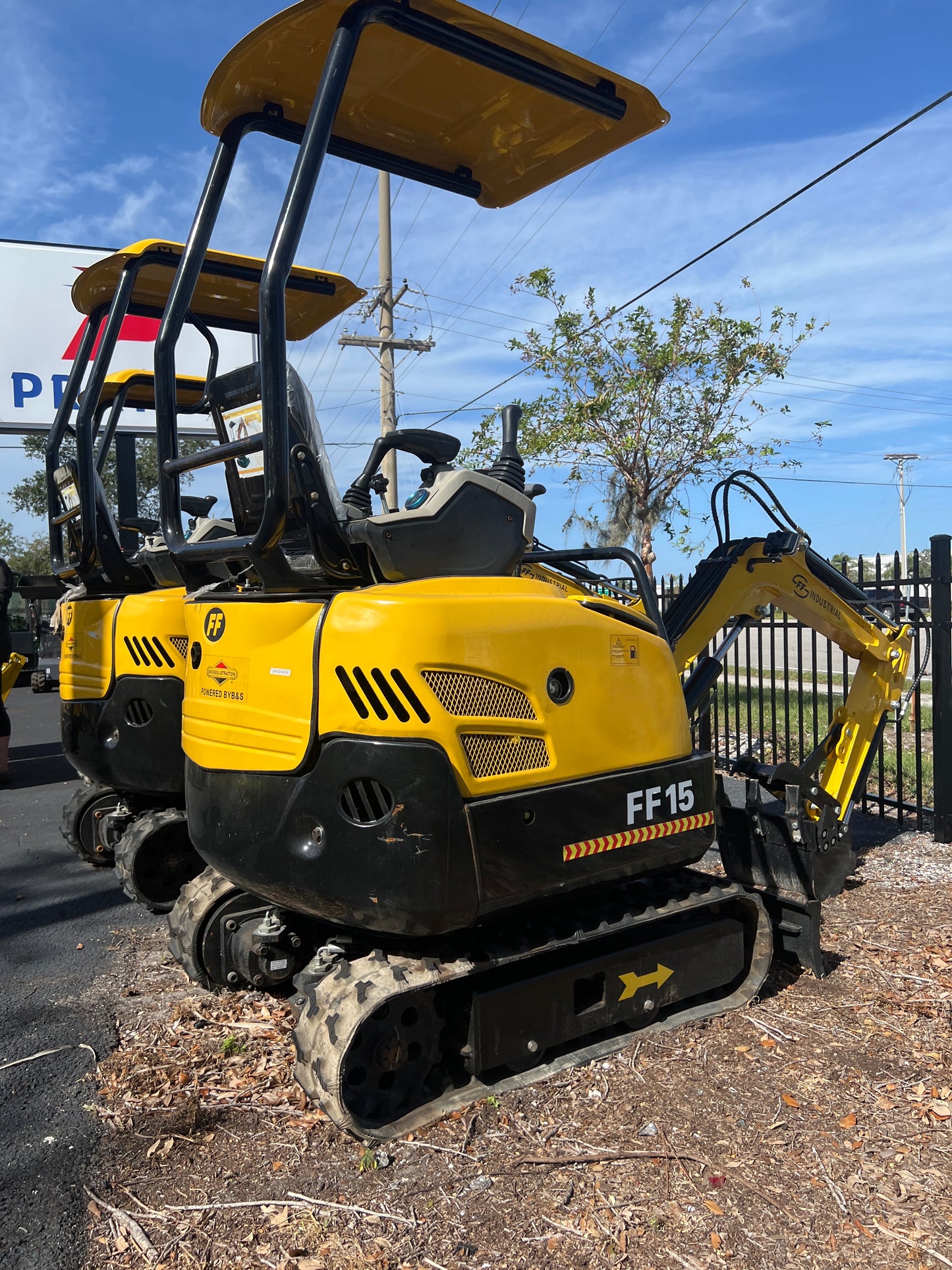 UNUSED 2024 FF INDUSTRIAL FF15 MINI EXCAVATOR, 16" BUCKET, AUX. HYDRAULICS, RUBBER TRACKS, 21241