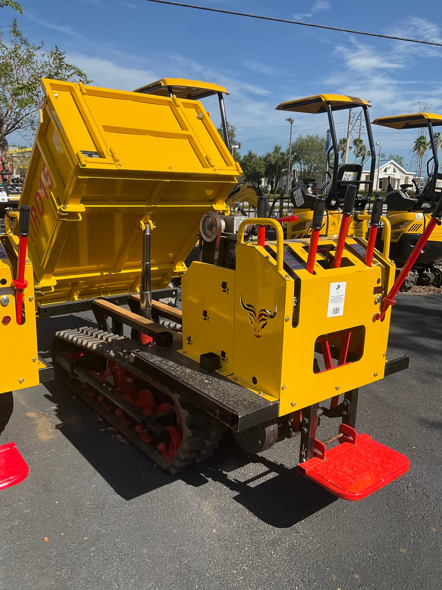 UNUSED 2024 IRD DUMPER CRAWLER TRANSPORTER MODEL IRD15 , GAS POWERED, 13.5HP, TOOL BAG INCLUDED, 21359