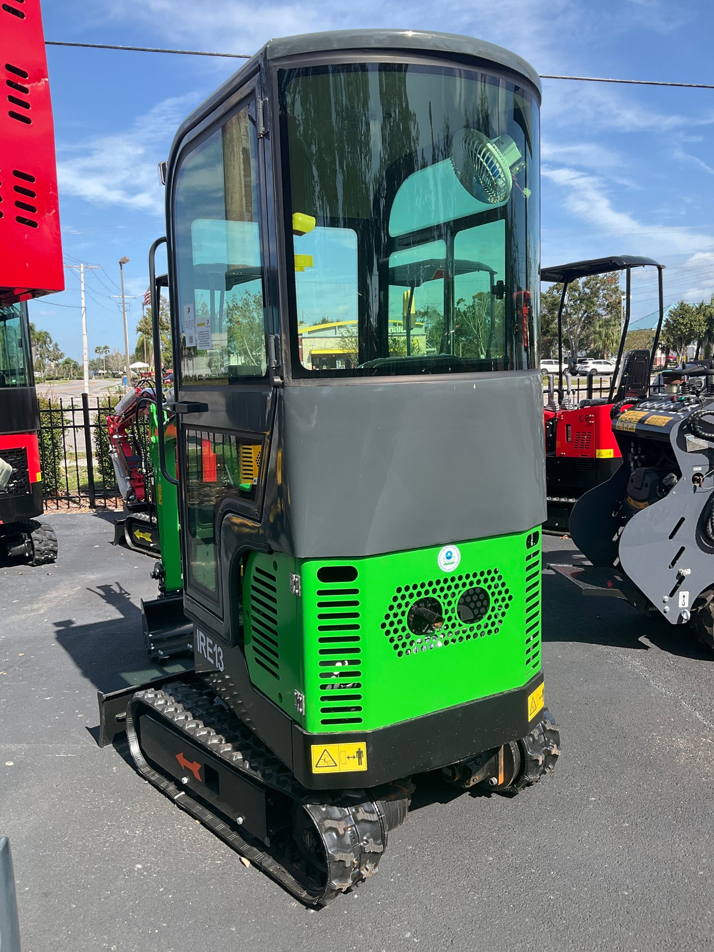 UNUSED 2024 IR MINI EXCAVATOR MODEL IRE13, GAS POWERED,ENCLOSED CAB, RUBBER TRACKS, BUCKET WITH TEETH, 21358