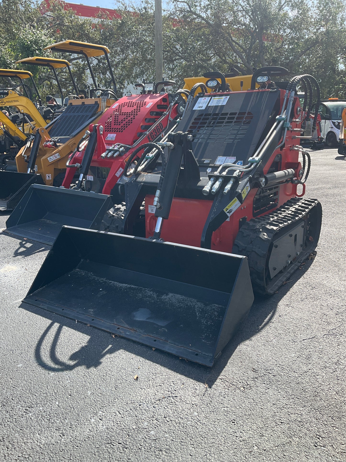 2023 AGROTK WALK BEHIND CRAWLER SKID STEER LOADER MODEL LBT23, GAS POWERED, ELECTRIC START, 14903