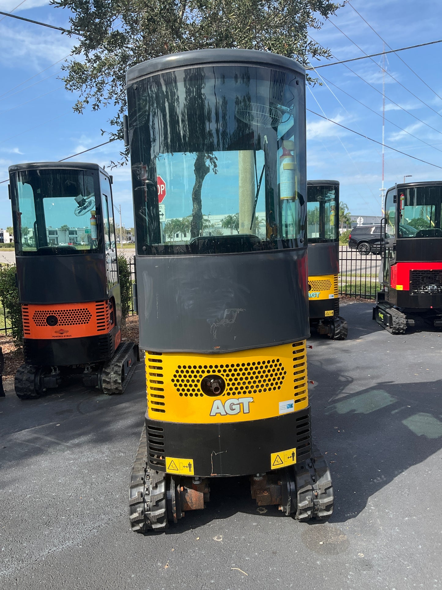 UNUSED 2024 AGROTK MINI CRAWLER EXCAVATOR MODEL QH13R, GAS POWERED, ENCLOSED CAB,  RUBBER TRACKS, 19261