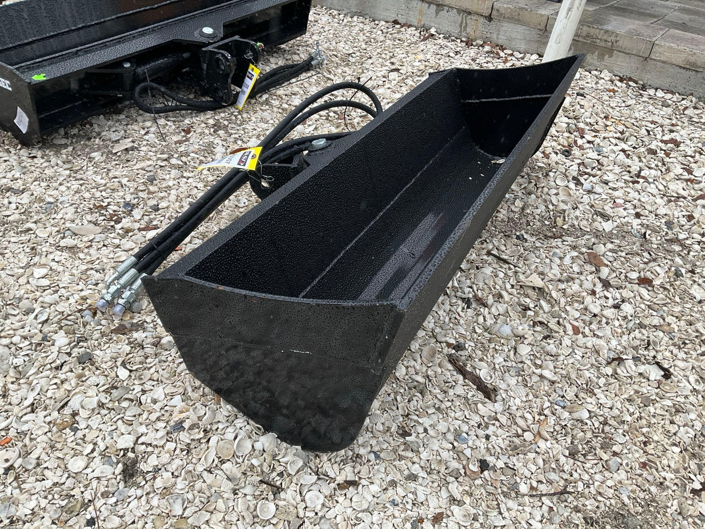 ( 1 ) 2024 UNUSED VICSEC TITLING BUCKET ATTACHMENT FOR EXCAVATOR, APPROX 40in 23357
