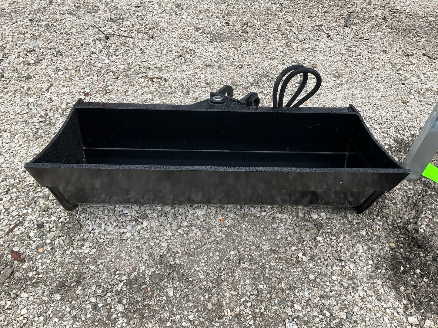 ( 1 ) 2024 UNUSED VICSEC TITLING BUCKET ATTACHMENT FOR EXCAVATOR, APPROX 32in 23378