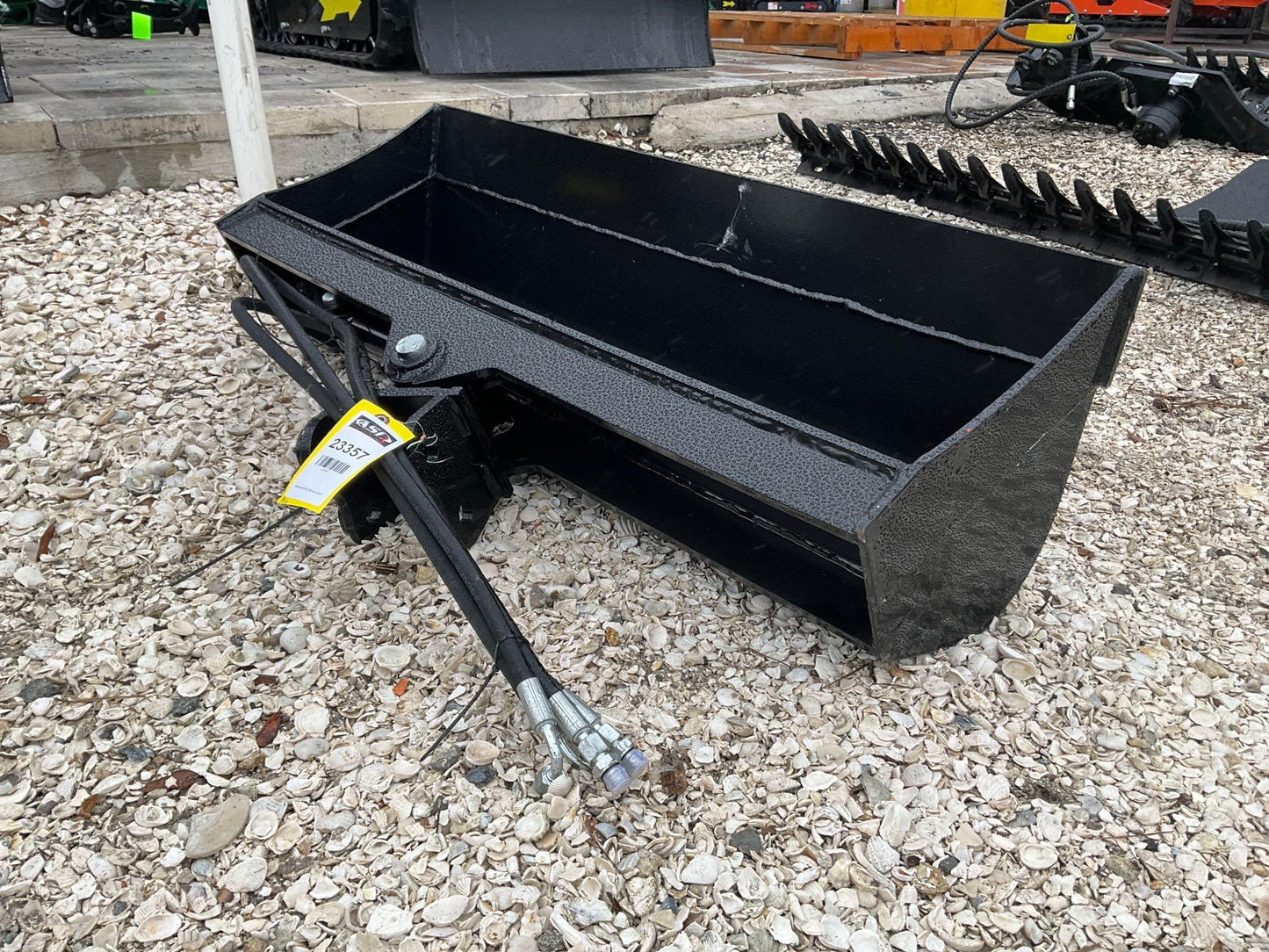 ( 1 ) 2024 UNUSED VICSEC TITLING BUCKET ATTACHMENT FOR EXCAVATOR, APPROX 40in 23357